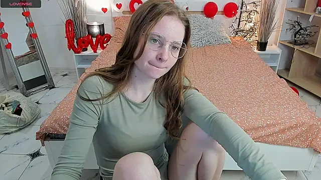 Snapshot of CharmedDoll chatting on 02/07/25, 01:53 CharmedDoll online show from 02/07/25, 01:53