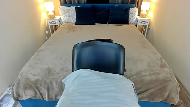 CharmedDoll online show from 04/15/26, 06:19