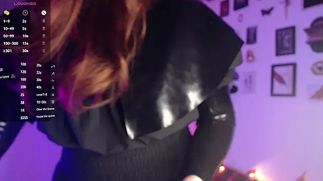 auroralatexprincess online show from 10/30/25, 08:17