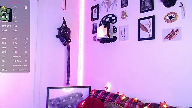 auroralatexprincess online show from 11/07/25, 08:02