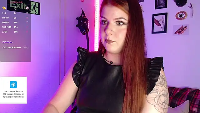 Snapshot of auroralatexprincess chatting on 10/23/25, 06:50 auroralatexprincess online show from 10/23/25, 06:50