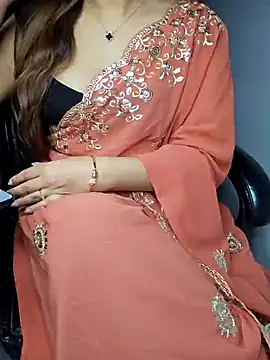 Snapshot of aliyaah_singh chatting on 01/15/25, 08:05 aliyaah singh online show from 01/15/25, 08:05