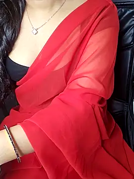 Snapshot of aliyaah_singh chatting on 10/07/25, 05:36 aliyaah singh online show from 10/07/25, 05:36