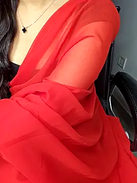 Snapshot of aliyaah_singh chatting on 09/24/25, 05:30 aliyaah singh online show from 09/24/25, 05:30