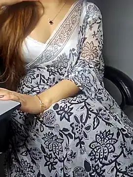 Snapshot of aliyaah_singh chatting on 01/12/25, 09:08 aliyaah singh online show from 01/12/25, 09:08