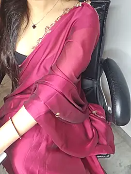 Snapshot of aliyaah_singh chatting on 05/21/26, 06:16 aliyaah singh online show from 05/21/26, 06:16