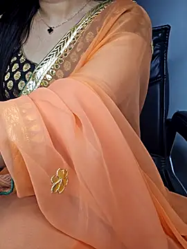 Snapshot of aliyaah_singh chatting on 09/26/25, 05:42 aliyaah singh online show from 09/26/25, 05:42