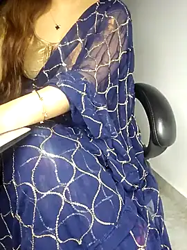 Snapshot of aliyaah_singh chatting on 01/24/25, 10:41 aliyaah singh online show from 01/24/25, 10:41