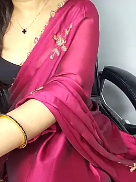 Snapshot of aliyaah_singh chatting on 09/19/25, 05:28 aliyaah singh online show from 09/19/25, 05:28