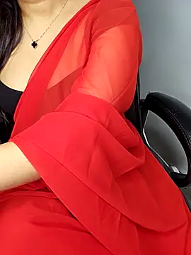 Snapshot of aliyaah_singh chatting on 09/17/25, 05:48 aliyaah singh online show from 09/17/25, 05:48