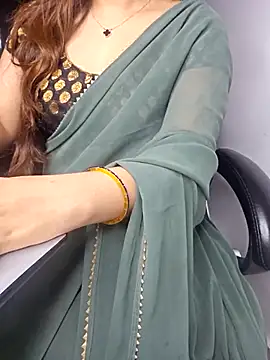 Snapshot of aliyaah_singh chatting on 03/21/25, 07:46 aliyaah singh online show from 03/21/25, 07:46