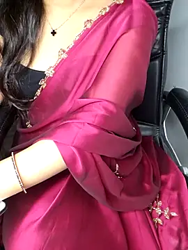 Snapshot of aliyaah_singh chatting on 10/29/25, 05:34 aliyaah singh online show from 10/29/25, 05:34