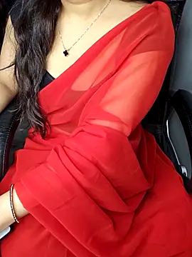 Snapshot of aliyaah_singh chatting on 04/27/26, 05:55 aliyaah singh online show from 04/27/26, 05:55