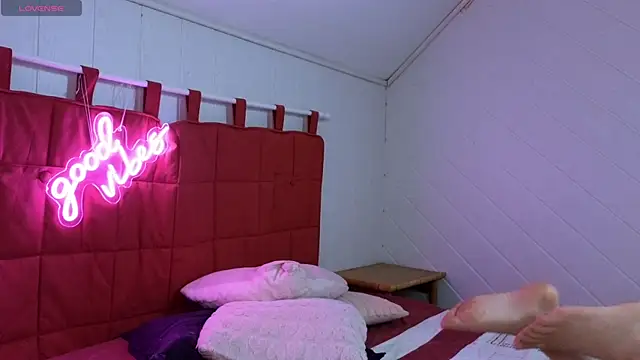 TiffanyDollxxx online show from 05/25/26, 07:56