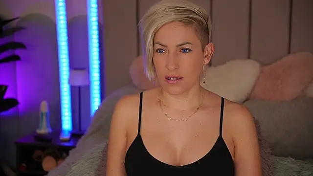 VickySecret96 online show from 12/05/25, 05:55