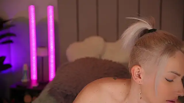 VickySecret96 online show from 03/08/26, 06:22