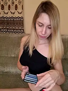 Snapshot of MissisMilk chatting on 12/12/24, 07:59 MissisMilk online show from 12/12/24, 07:59