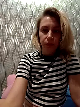 Snapshot of MissisMilk chatting on 05/13/26, 01:51 MissisMilk online show from 05/13/26, 01:51