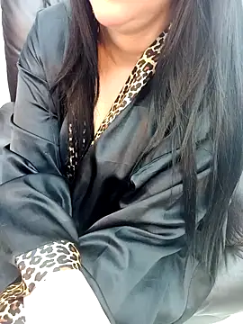 Snapshot of Queen_sousou chatting on 01/31/25, 11:03 Queen sousou online show from 01/31/25, 11:03