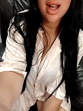 Snapshot of Queen_sousou chatting on 09/18/25, 08:23 Queen sousou online show from 09/18/25, 08:23