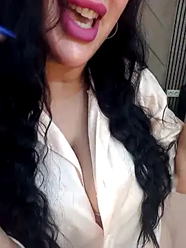 Queen sousou online show from 10/28/25, 09:36