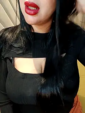 Queen sousou online show from 12/19/25, 08:33