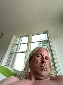 Snapshot of zeus337 chatting on 07/15/26, 07:10 zeus337 online show from 07/15/26, 07:10