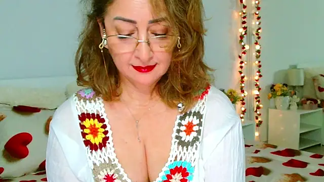 Tyana40 online show from 06/15/26, 01:17