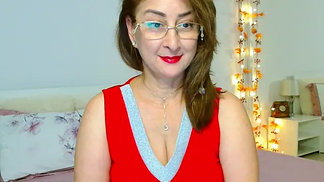 Snapshot of Tyana40 chatting on 11/11/25, 02:17 Tyana40 online show from 11/11/25, 02:17
