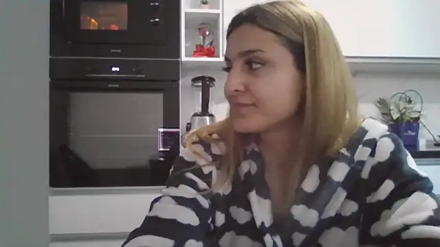NicolePlay online show from 03/11/26, 04:39