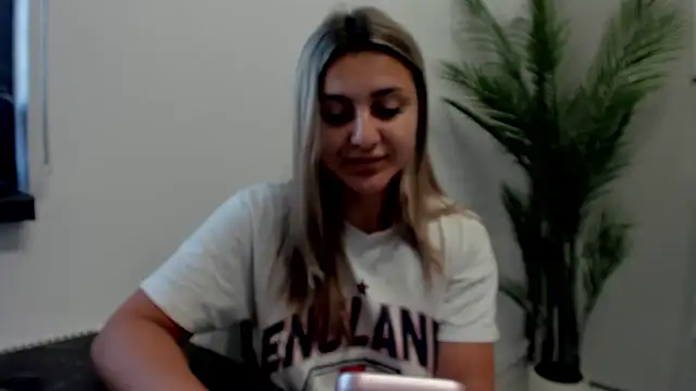 NicolePlay online show from 05/30/26, 03:24