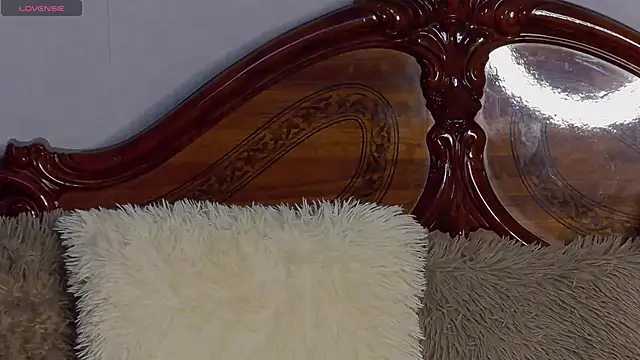 NicolePlay online show from 01/13/26, 06:17