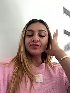 NicolePlay online show from 05/16/26, 04:55