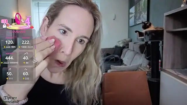 Snapshot of NaomiAndFriends chatting on 02/13/26, 08:36 NaomiAndFriends online show from 02/13/26, 08:36