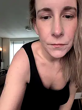 NaomiAndFriends online show from 04/02/26, 07:48