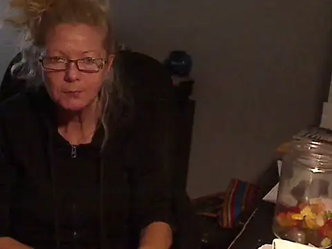 Snapshot of XTRAHORNYONE chatting on 01/10/25, 12:38 XTRAHORNYONE online show from 01/10/25, 12:38