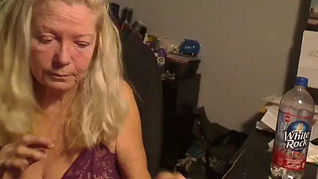 Snapshot of XTRAHORNYONE chatting on 01/25/25, 12:47 XTRAHORNYONE online show from 01/25/25, 12:47