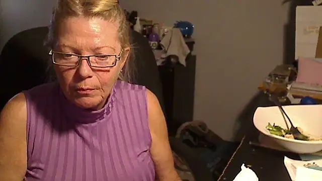 Snapshot of XTRAHORNYONE chatting on 03/14/25, 01:05 XTRAHORNYONE online show from 03/14/25, 01:05