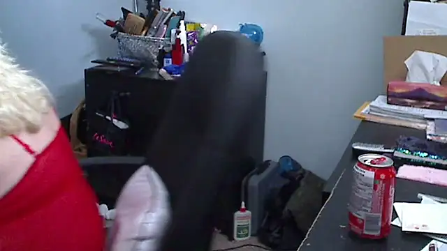 Snapshot of XTRAHORNYONE chatting on 02/25/25, 04:04 XTRAHORNYONE online show from 02/25/25, 04:04