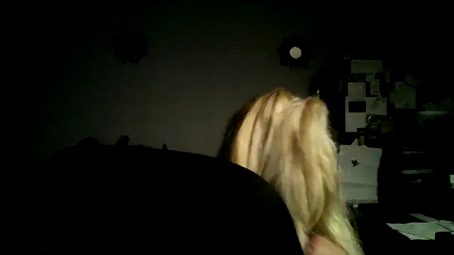 Snapshot of XTRAHORNYONE chatting on 10/13/25, 02:02 XTRAHORNYONE online show from 10/13/25, 02:02