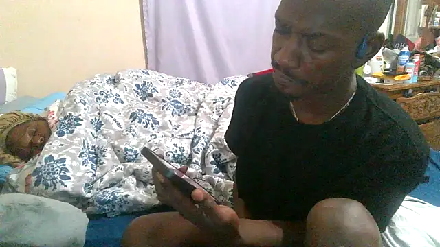 Snapshot of RinsingWood84 chatting on 04/29/26, 09:35 RinsingWood84 online show from 04/29/26, 09:35