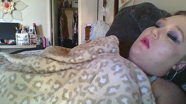 Snapshot of JadeDaMilf chatting on 03/06/25, 08:37 JadeDaMilf online show from 03/06/25, 08:37