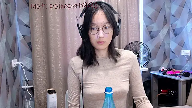 Snapshot of aliiiiiina chatting on 09/13/25, 05:07 aliiiiiina online show from 09/13/25, 05:07