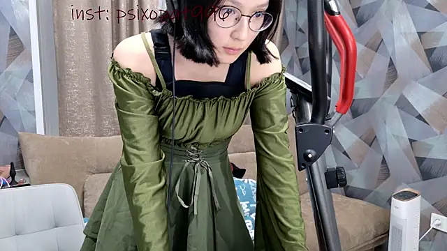 aliiiiiina online show from 10/26/25, 08:53