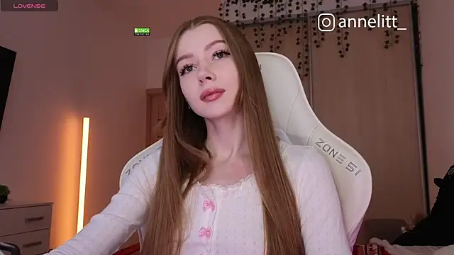 Annelitt online show from 12/02/25, 07:04