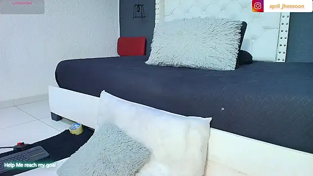 april jhonsson online show from 01/11/26, 06:20