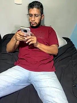 Snapshot of Darkdickhard chatting on 09/29/25, 04:08 Darkdickhard online show from 09/29/25, 04:08