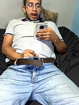 Snapshot of Darkdickhard chatting on 10/08/25, 04:03 Darkdickhard online show from 10/08/25, 04:03