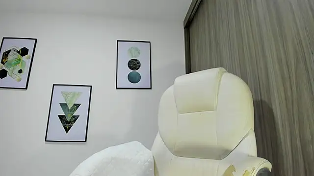 Snapshot of Paty37 chatting on 07/04/26, 01:56 Paty37 online show from 07/04/26, 01:56
