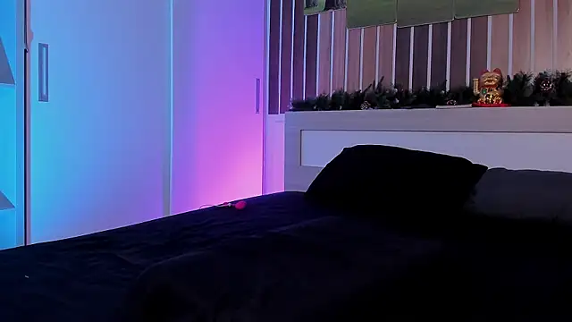 Dora Banks online show from 12/17/25, 10:20